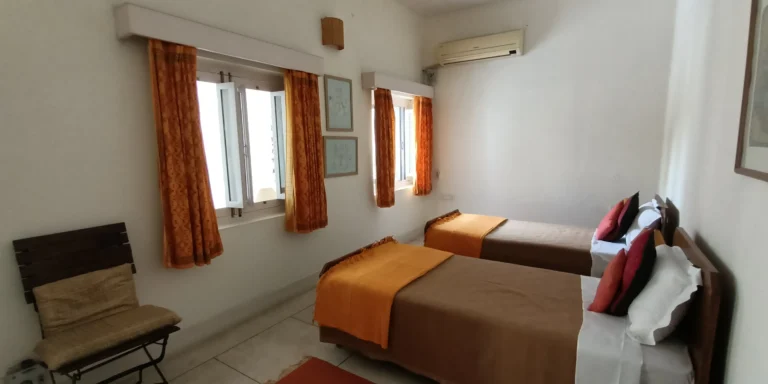 kesar room savista twin bed