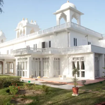 Savista Retreat, a heritage countryside boutique hotel near Jaipur, offering a peaceful escape during the Jaipur Literature Festival.